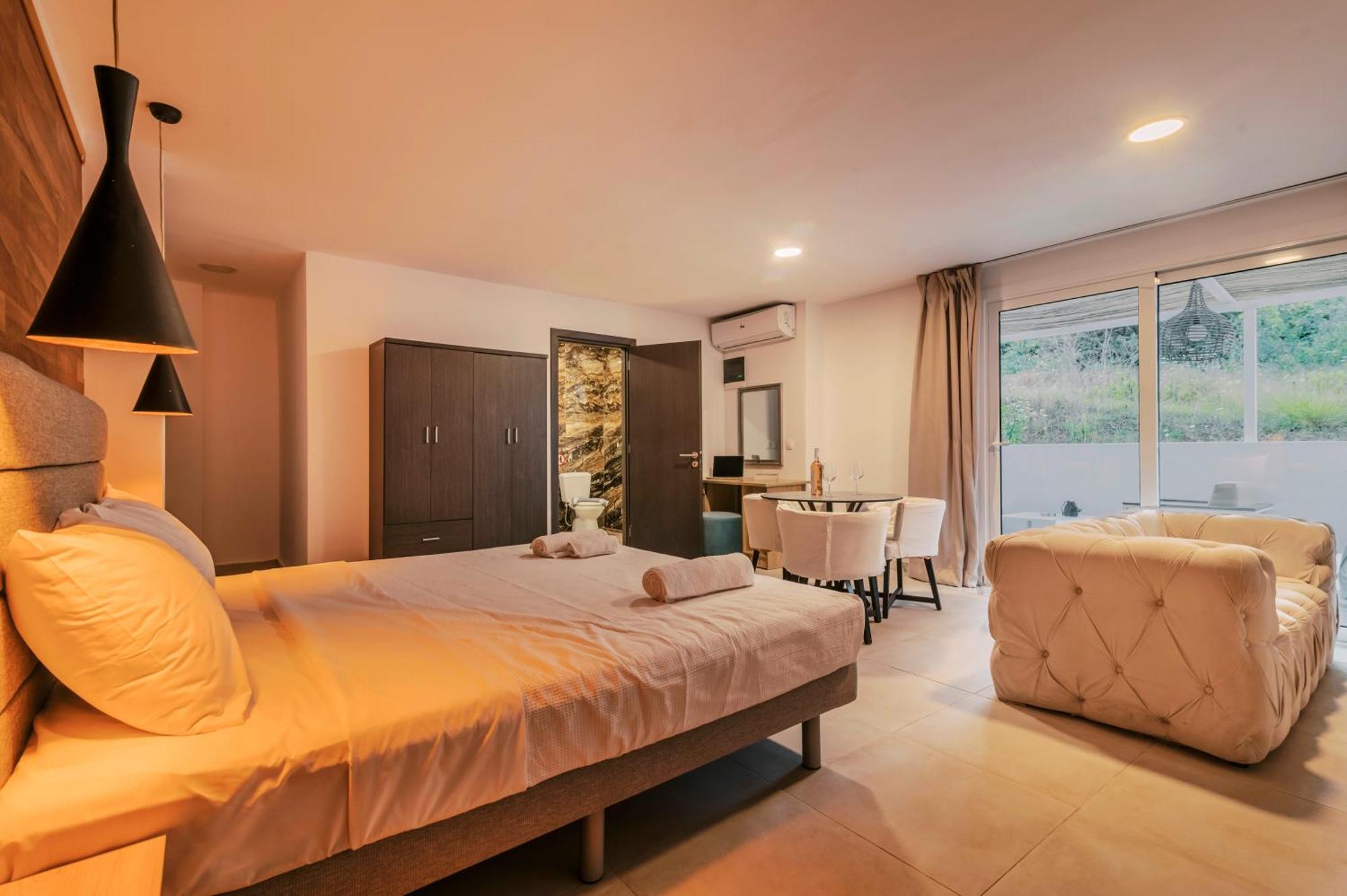 Bamboo Suites Hotel Ialysos  Bagian luar foto